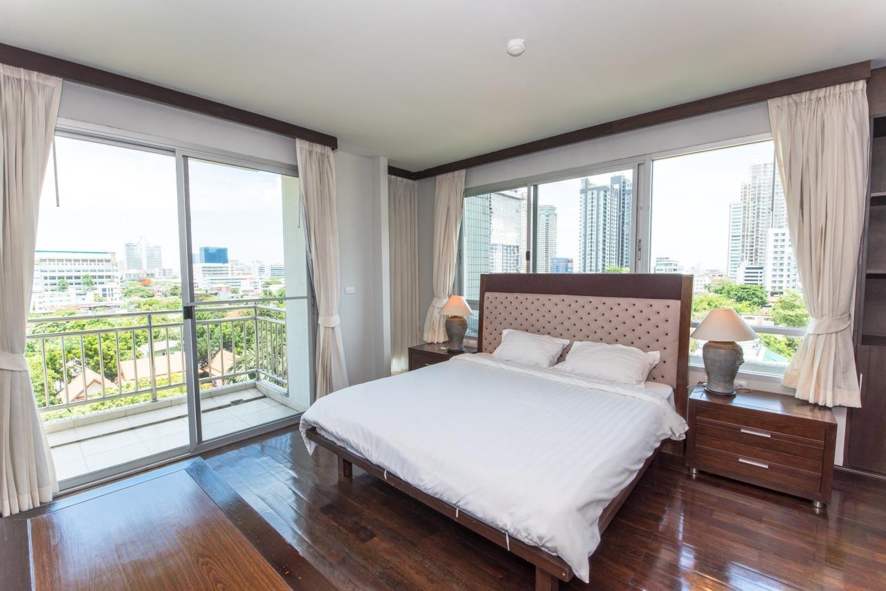 4 Bedrooms, 4 Bathrooms 230sqm size Baan Thirapa for Rent 85,000THB