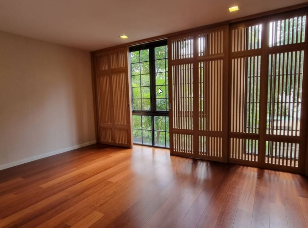5 Bedrooms, 5 Bathrooms + 1 Maid Room 431 sqm size Quarter 31 For Rent 220k for fully furnished/ 150k for unfurnished