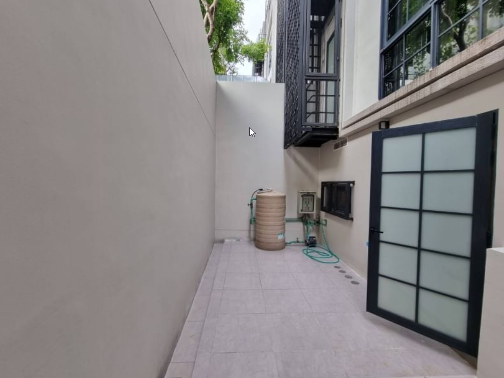 5 Bedrooms, 5 Bathrooms + 1 Maid Room 431 sqm size Quarter 31 For Rent 220k for fully furnished/ 150k for unfurnished