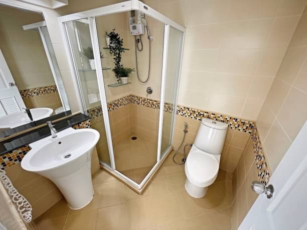 3 Bedrooms, 3 Bathrooms 85 sqm The Waterford Sukhumvit 50 For Rent