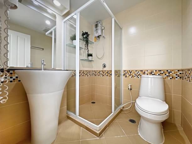 3 Bedrooms, 3 Bathrooms 85 sqm The Waterford Sukhumvit 50 For Rent
