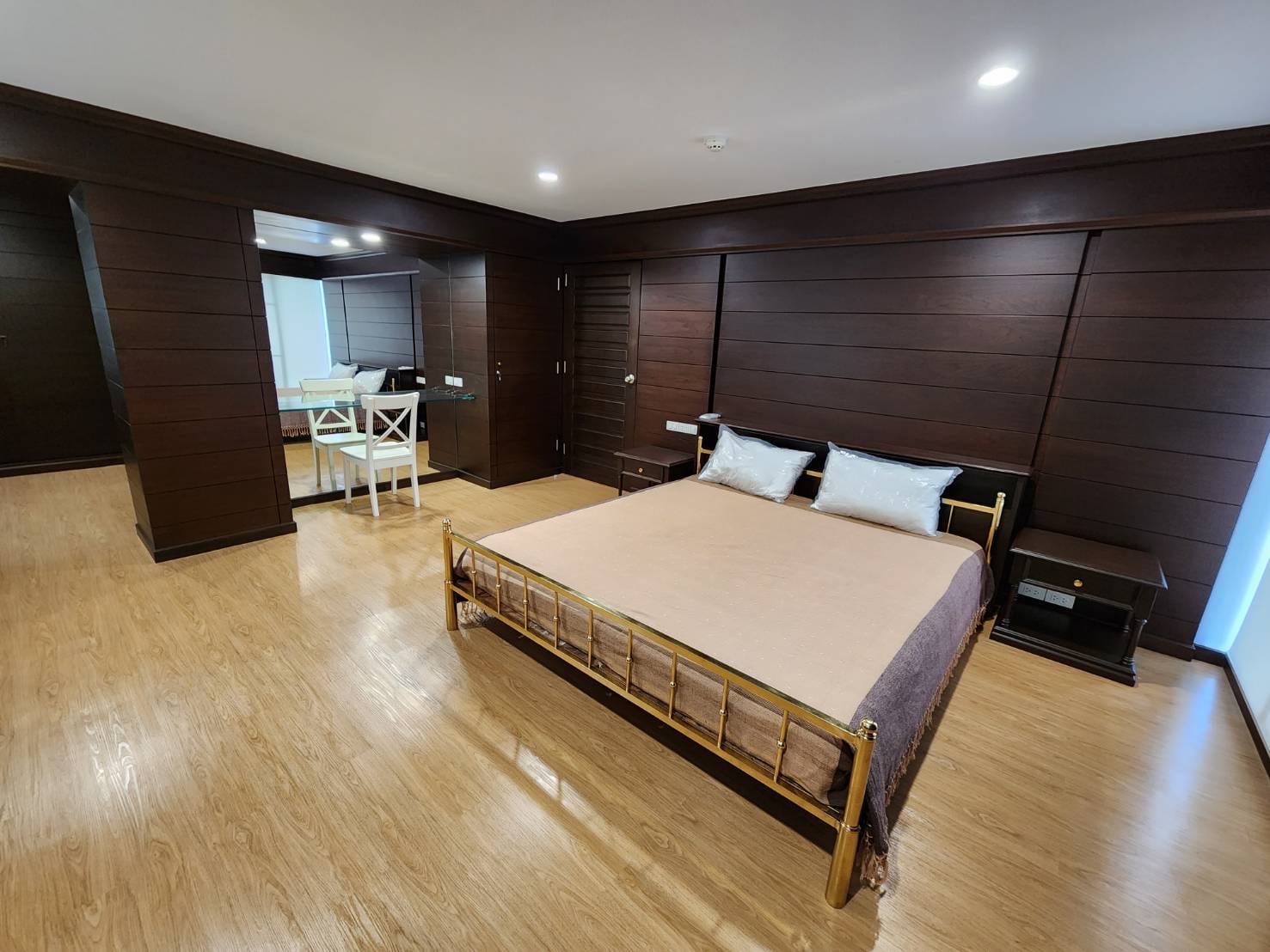 3 Bedrooms, 3 Bedrooms 216 sqm size Tai Ping Towers For Rent