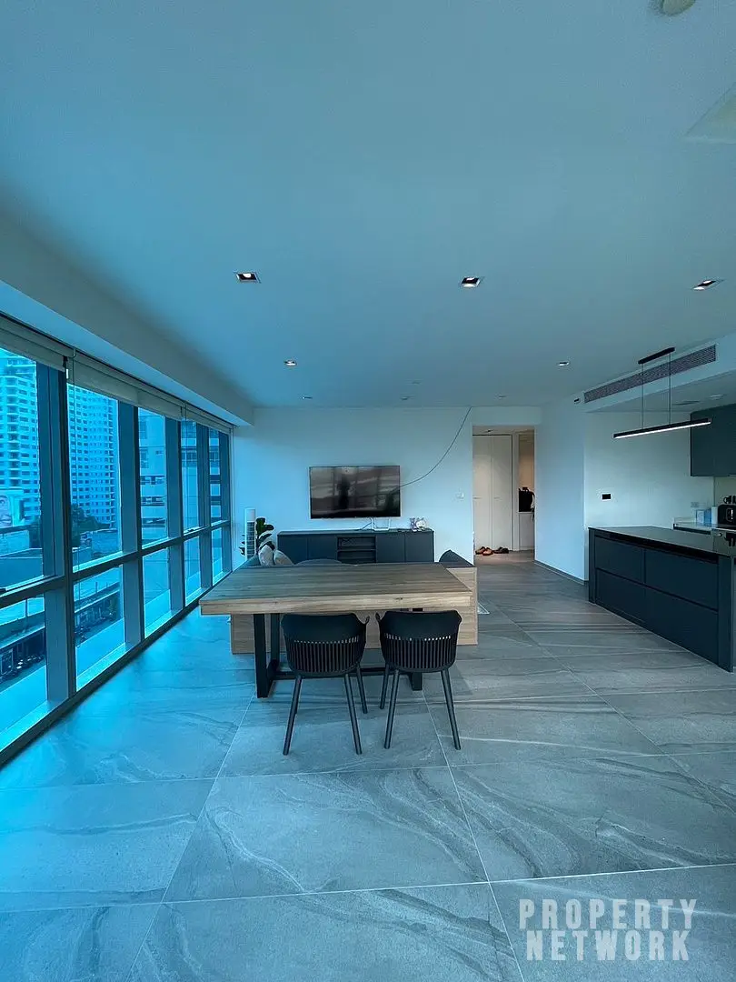 Fully furnished 2 bedrooms, 3 bathrooms 117 sqm size The Room Sukhumvit 21 For Sale 16.9MB