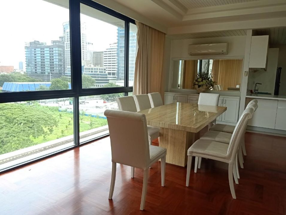 Large 3-BR Condo at Polo Park Condominium near MRT Lumphini