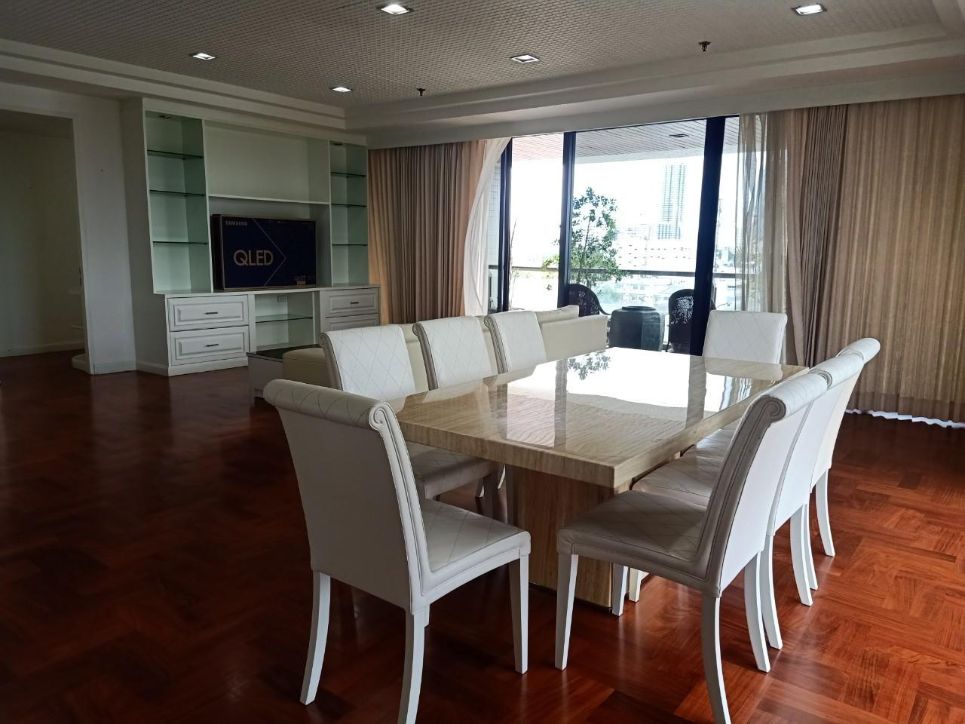 Large 3-BR Condo at Polo Park Condominium near MRT Lumphini