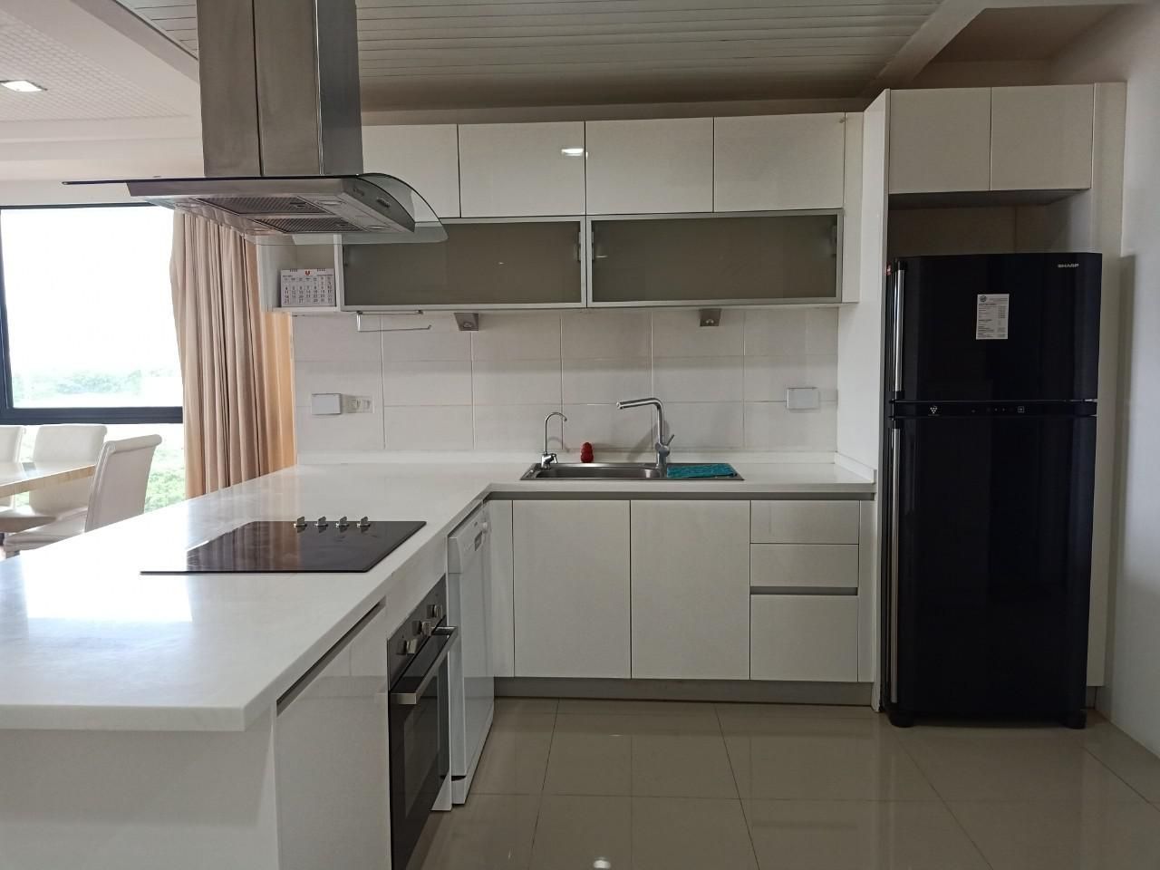 Large 3-BR Condo at Polo Park Condominium near MRT Lumphini