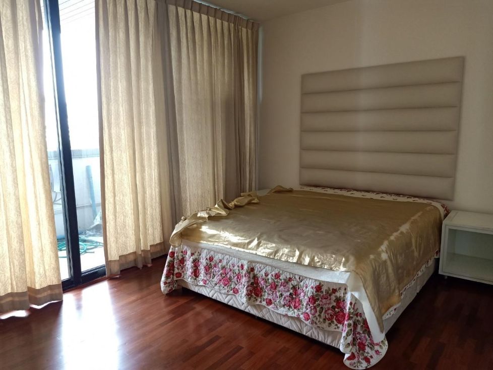 Large 3-BR Condo at Polo Park Condominium near MRT Lumphini