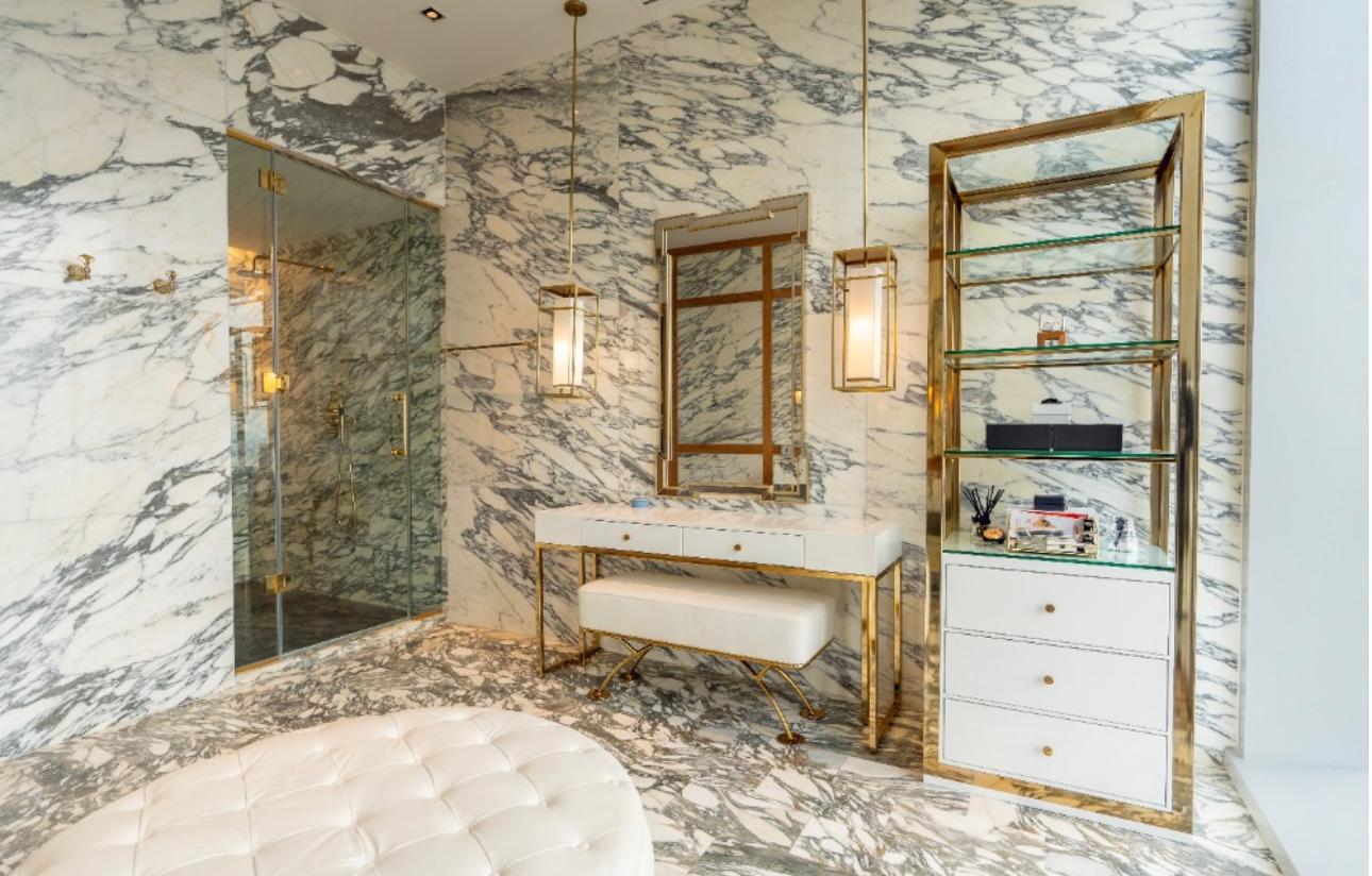 3 Bedrooms, 3 Bathrooms for sale 370sqm size The Ritz - Carlton Residences at MahaNakhon For Sale 277MB