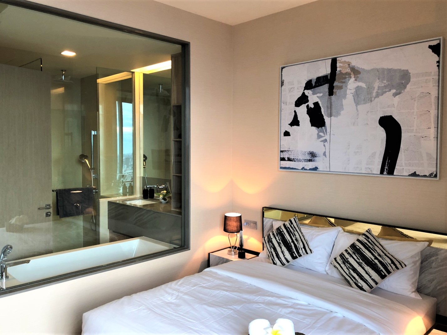 1 Bedroom, 1 Bathroom 52 sqm size The ESSE Asoke For Rent 35,000THB