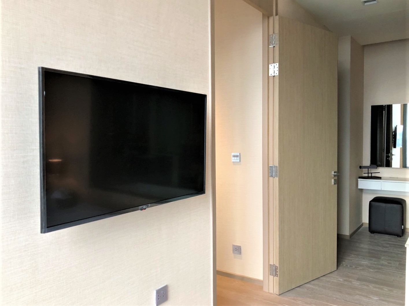 1 Bedroom, 1 Bathroom 52 sqm size The ESSE Asoke For Rent 35,000THB