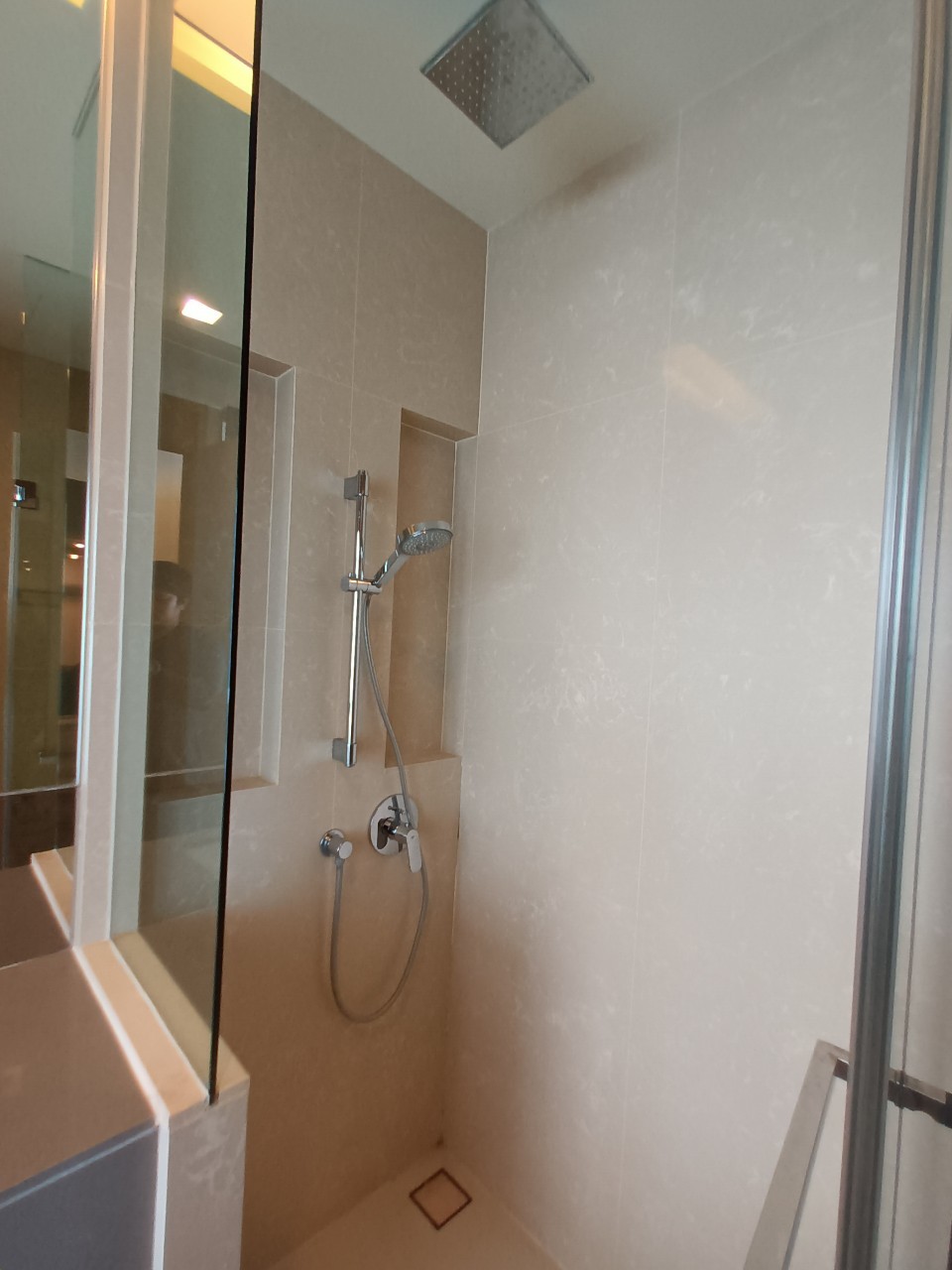 1 Bedroom, 1 Bathroom 48 sqm The ESSE Asoke For Rent