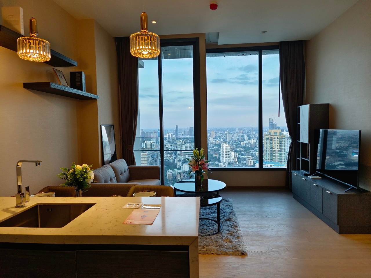 1 Bedroom, 1 Bathroom 48 sqm size The ESSE Asoke For Rent 40,000THB