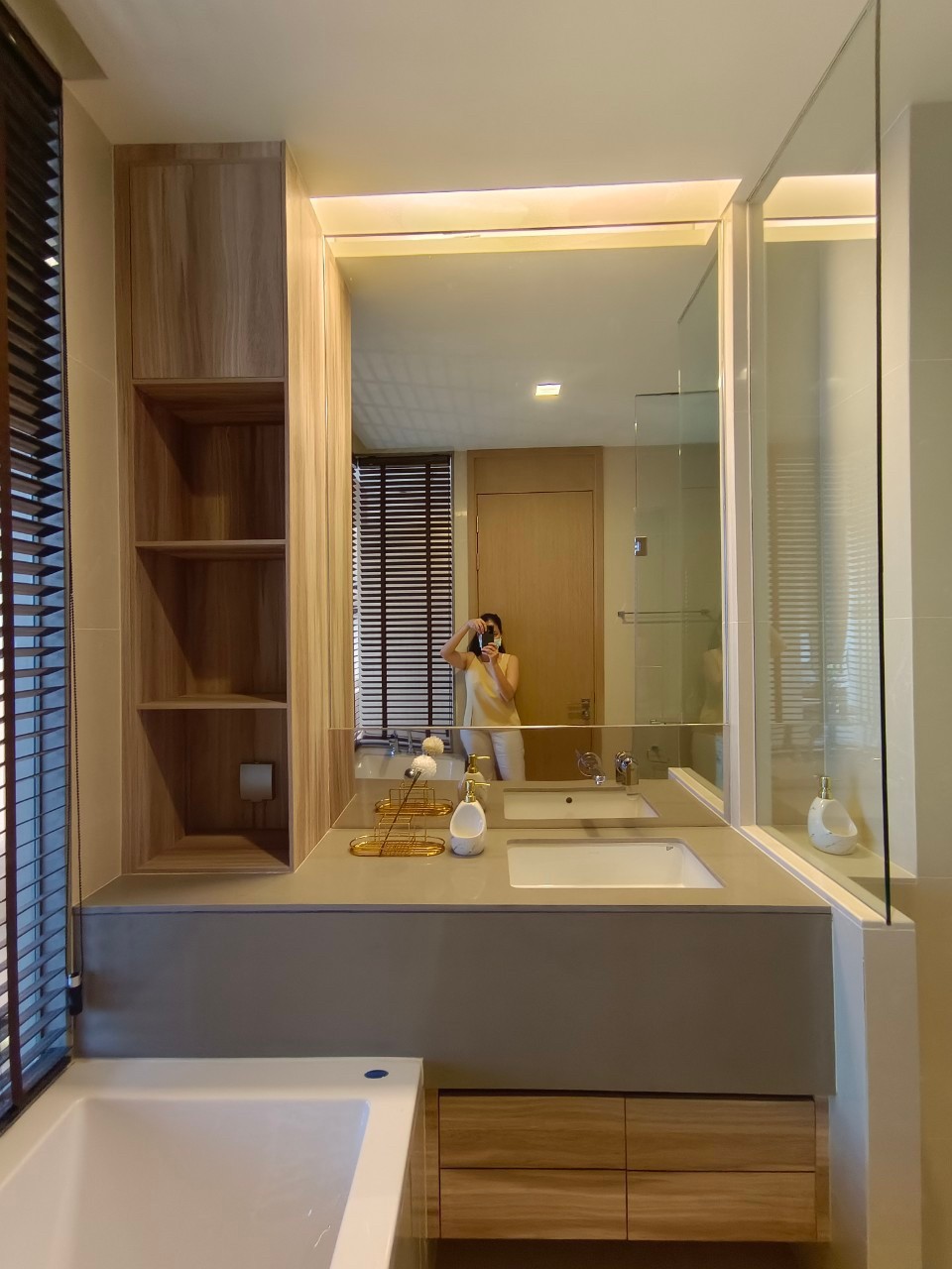 1 Bedroom, 1 Bathroom 48 sqm size The ESSE Asoke For Rent 40,000THB