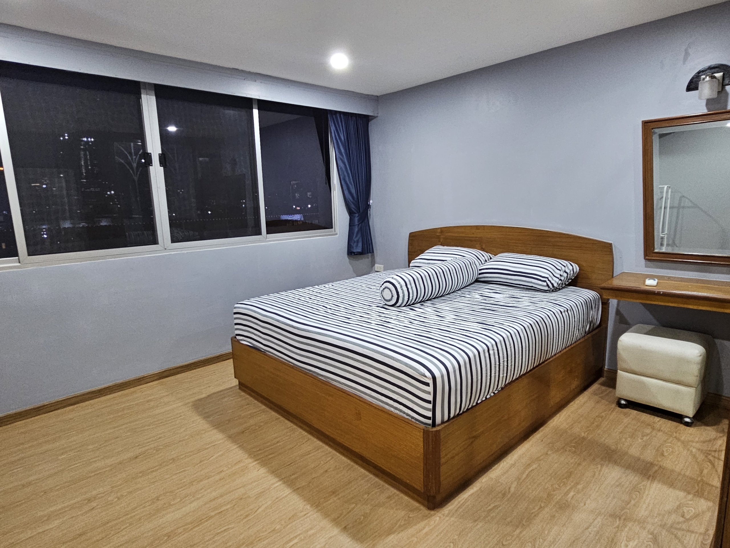 2 Bedrooms, 1 Bathroom 78 sqm size Monterey Place For Rent 40,000THB