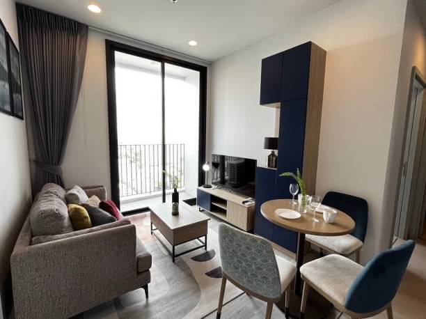 2 Bedrooms, 2 Bathrooms 45.67 sqm size XT Ekkamai For Rent 30,000 THB (Negotiable Price)