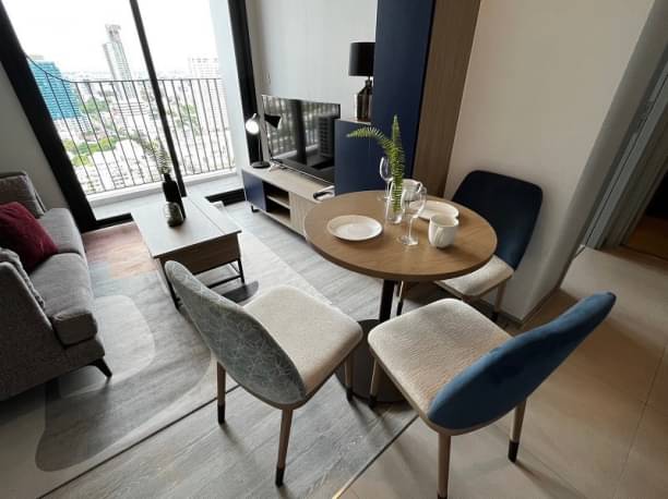 2 Bedrooms, 2 Bathrooms 45.67 sqm size XT Ekkamai For Rent 30,000 THB (Negotiable Price)