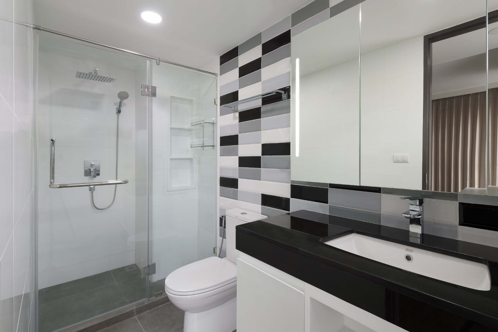 2 Bedrooms, 2 Bathrooms 100 sqm size Aashiana Sukhumvit 26 For Rent 65,000THB