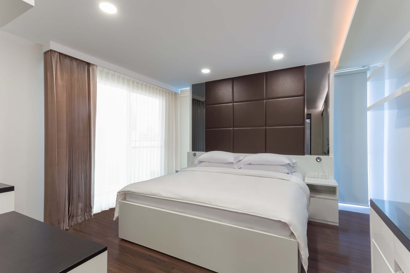 2 Bedrooms, 2 Bathrooms 100 sqm size Aashiana Sukhumvit 26 For Rent 65,000THB