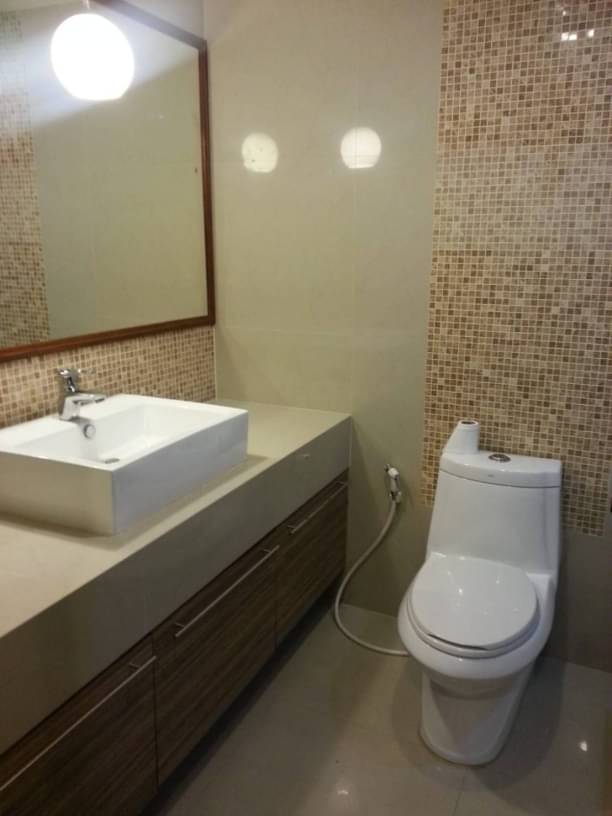 2 Bedrooms, 2 Bathrooms 105 sqm Baan Prompong For Rent 40,000THB