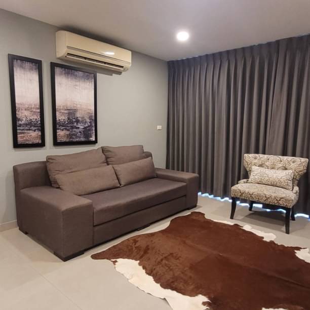 2 Bedrooms, 2 Bathrooms 105 sqm size Baan Prompong For Rent 45,000THB