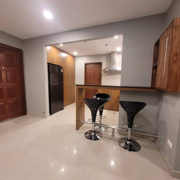 2 Bedrooms, 2 Bathrooms 105 sqm size Baan Prompong For Rent 45,000THB