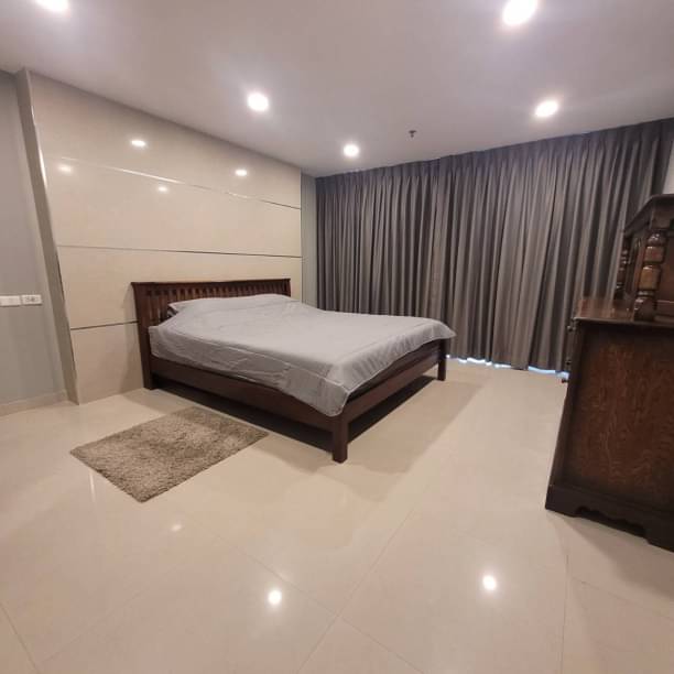 2 Bedrooms, 2 Bathrooms 105 sqm size Baan Prompong For Rent 45,000THB