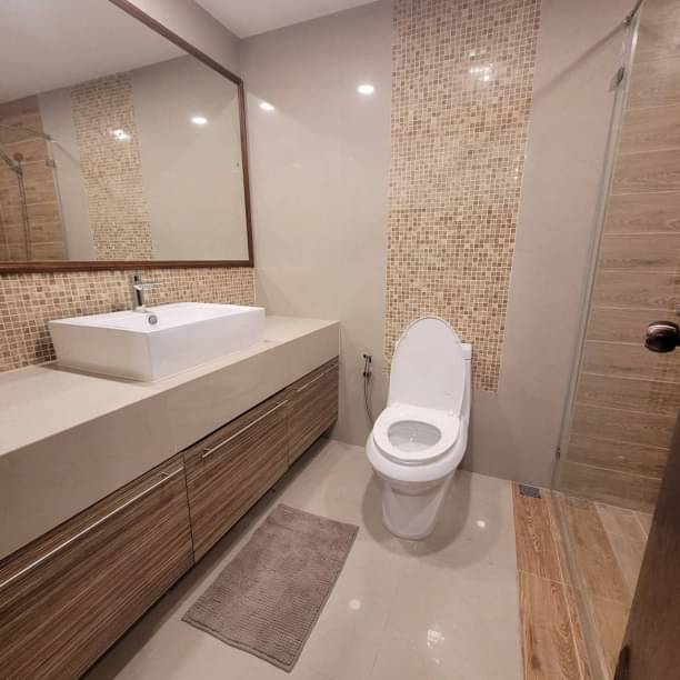 2 Bedrooms, 2 Bathrooms 105 sqm size Baan Prompong For Rent 45,000THB