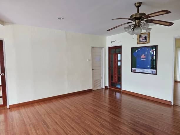 Home Office Space for Rent Space area 500 Sqm 4 Stories (Standalone) 9 Office Spaces, 6 Bathrooms For Rent 100KTHB