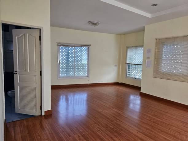 Home Office Space for Rent Space area 500 Sqm 4 Stories (Standalone) 9 Office Spaces, 6 Bathrooms For Rent 100KTHB