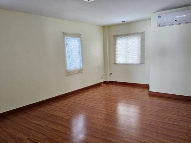 Home Office Space for Rent Space area 500 Sqm 4 Stories (Standalone) 9 Office Spaces, 6 Bathrooms For Rent 100KTHB