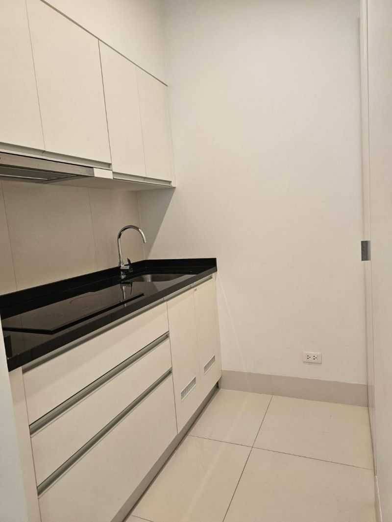 2 Bedrooms, 2 Bathrooms 143 sqm size The Ritz - Carlton Residences at MahaNakhon For Rent 150,000THB
