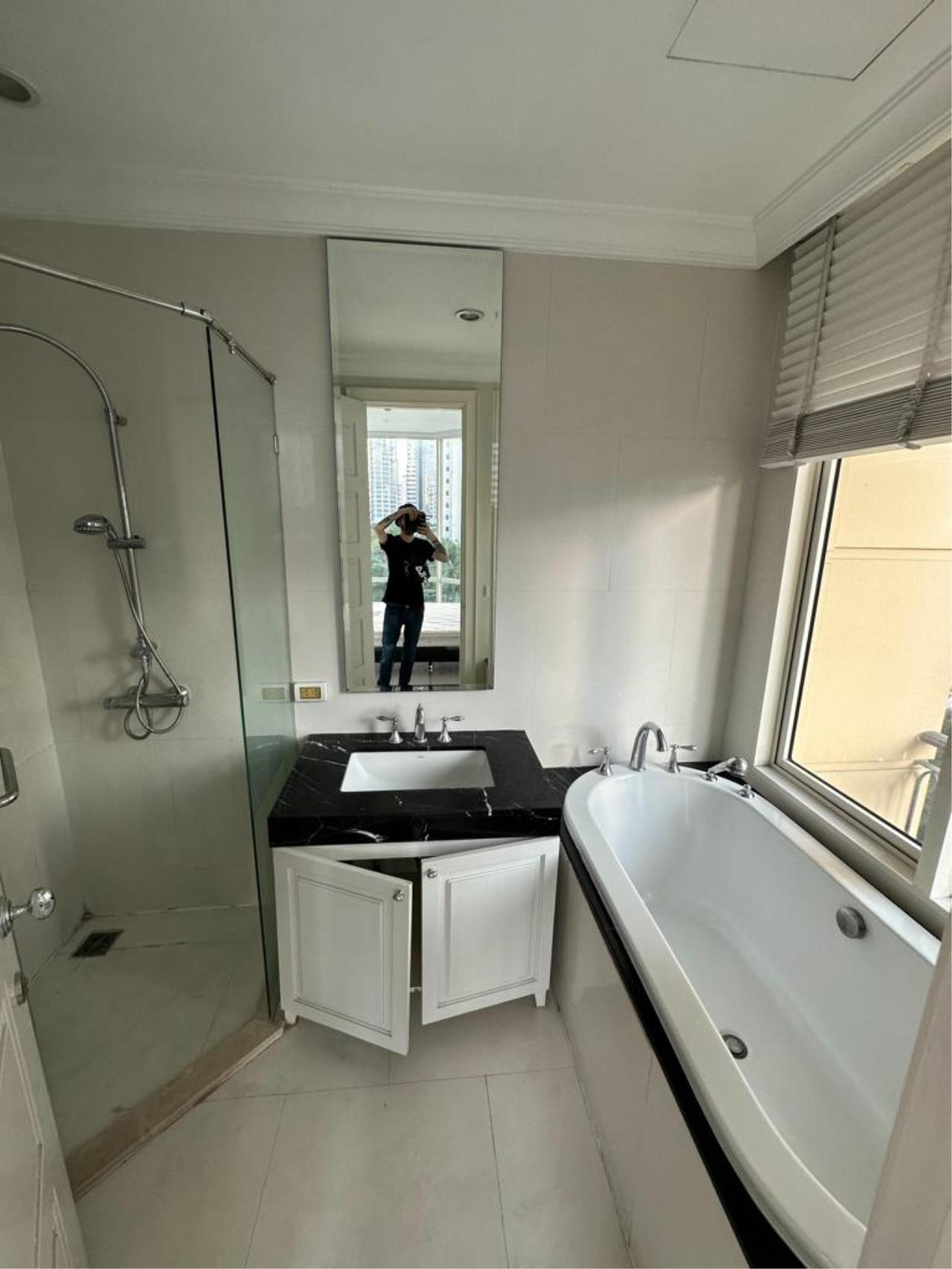 3 Bedrooms 3 Bathrooms Size 146 sqm Royce Private Residence for Rent 85,000 THB for Sale 31MTHB