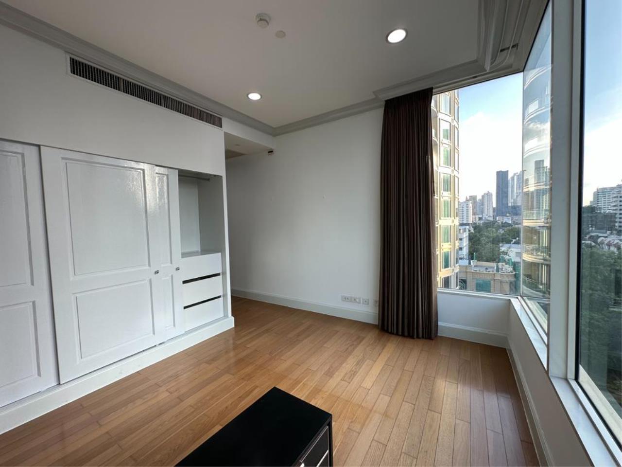 3 Bedrooms 3 Bathrooms Size 146 sqm Royce Private Residence for Rent 85,000 THB for Sale 31MTHB