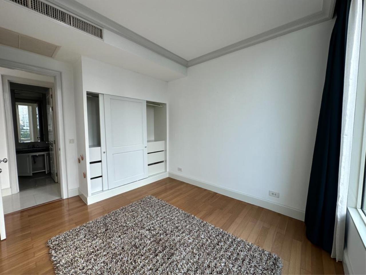 3 Bedrooms 3 Bathrooms Size 146 sqm Royce Private Residence for Rent 85,000 THB for Sale 31MTHB