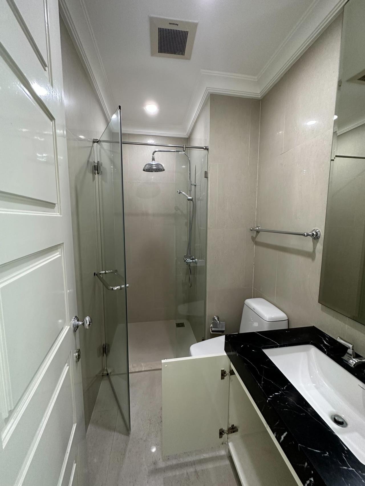 3 Bedrooms 3 Bathrooms Size 146 sqm Royce Private Residence for Rent 85,000 THB for Sale 31MTHB