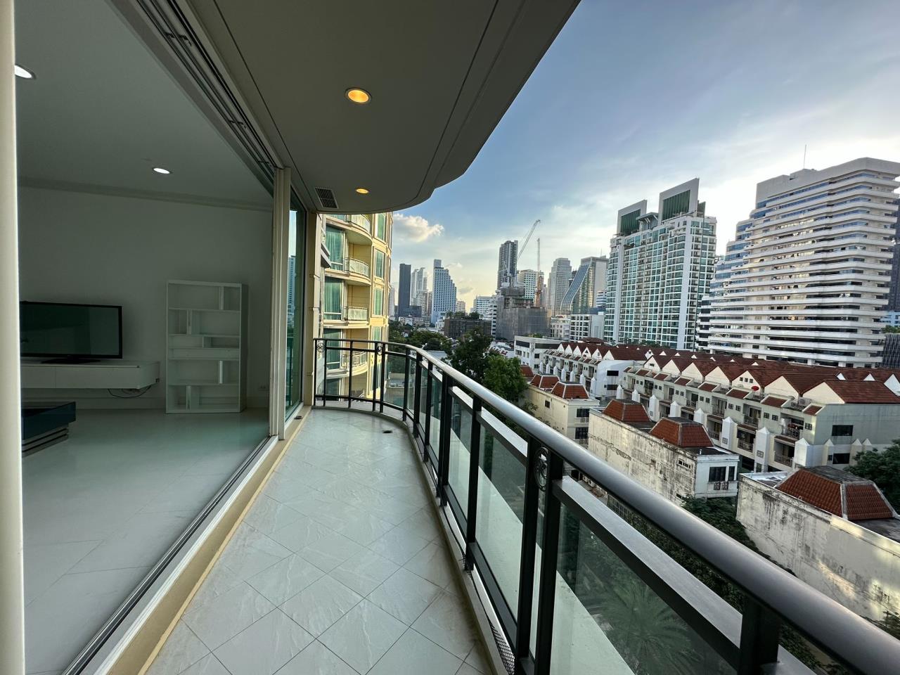 3 Bedrooms 3 Bathrooms Size 146 sqm Royce Private Residence for Rent 85,000 THB for Sale 31MTHB