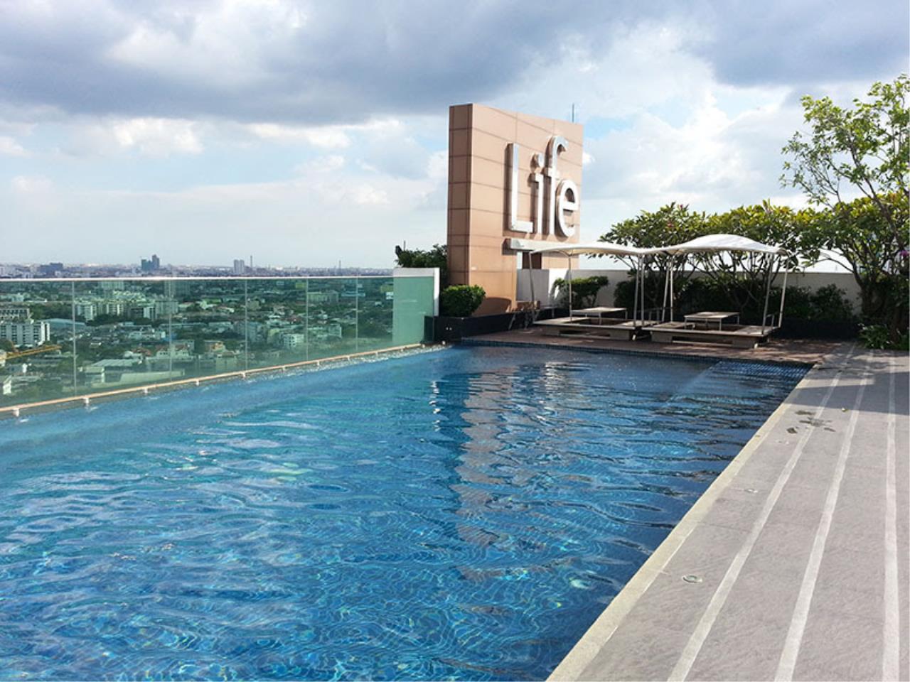 1 Bedroom, 1 Bathroom Size 42sqm Life Sukhumvit 65 for Sale 4M THB