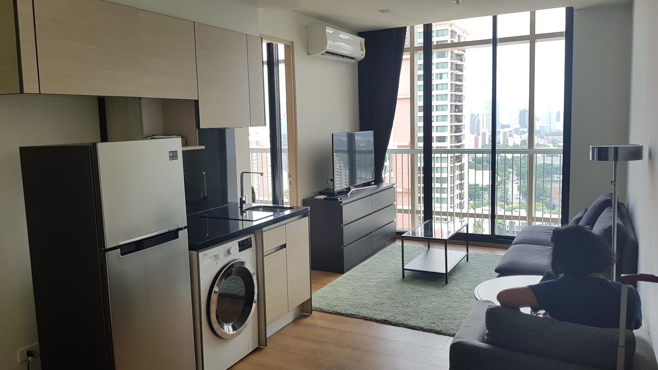 2 Bedrooms, 1 Bathroom 55sqm size Park Origin Sukhumvit 24 For Rent 40,000THB & For Sale 139M