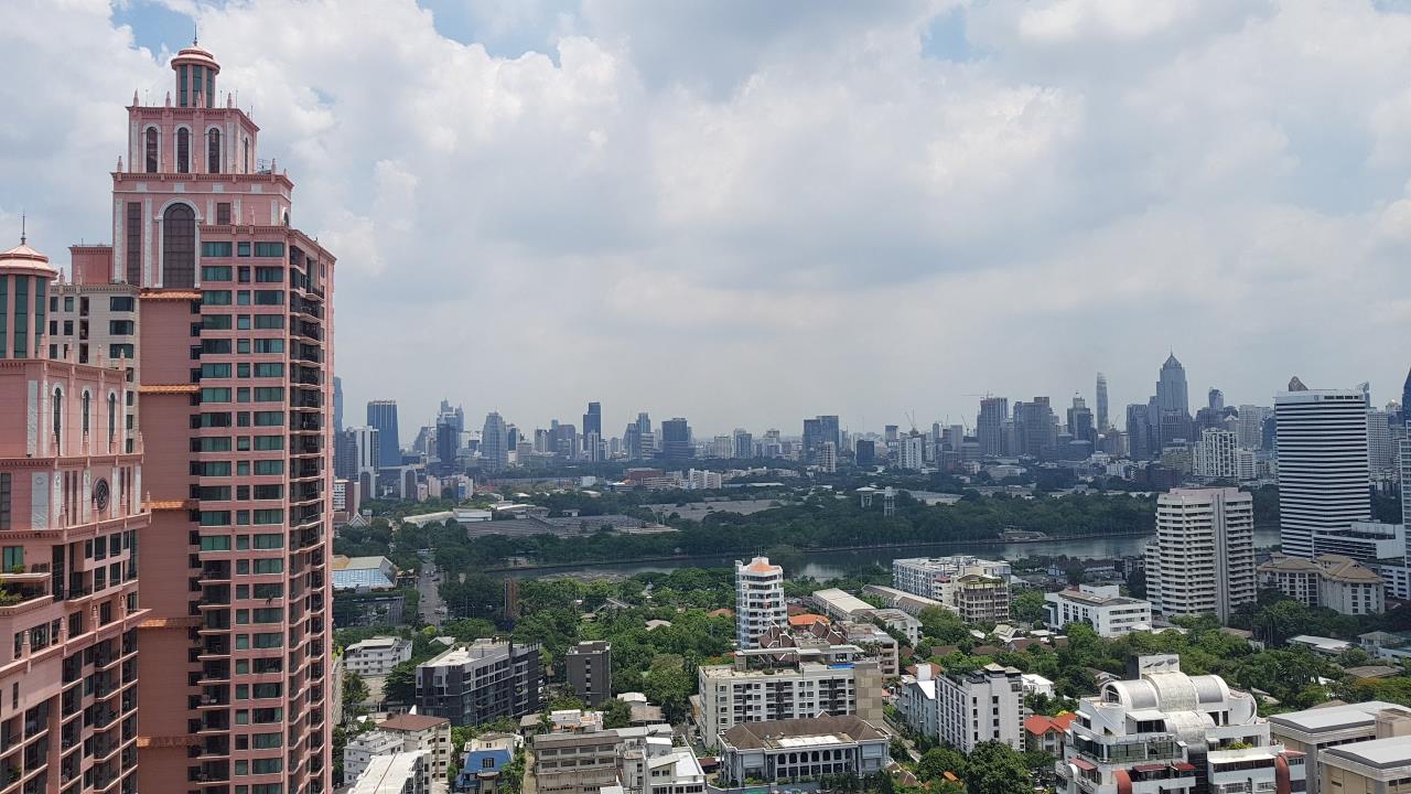 2 Bedrooms, 1 Bathroom 55sqm size Park Origin Sukhumvit 24 For Rent 40,000THB & For Sale 139M