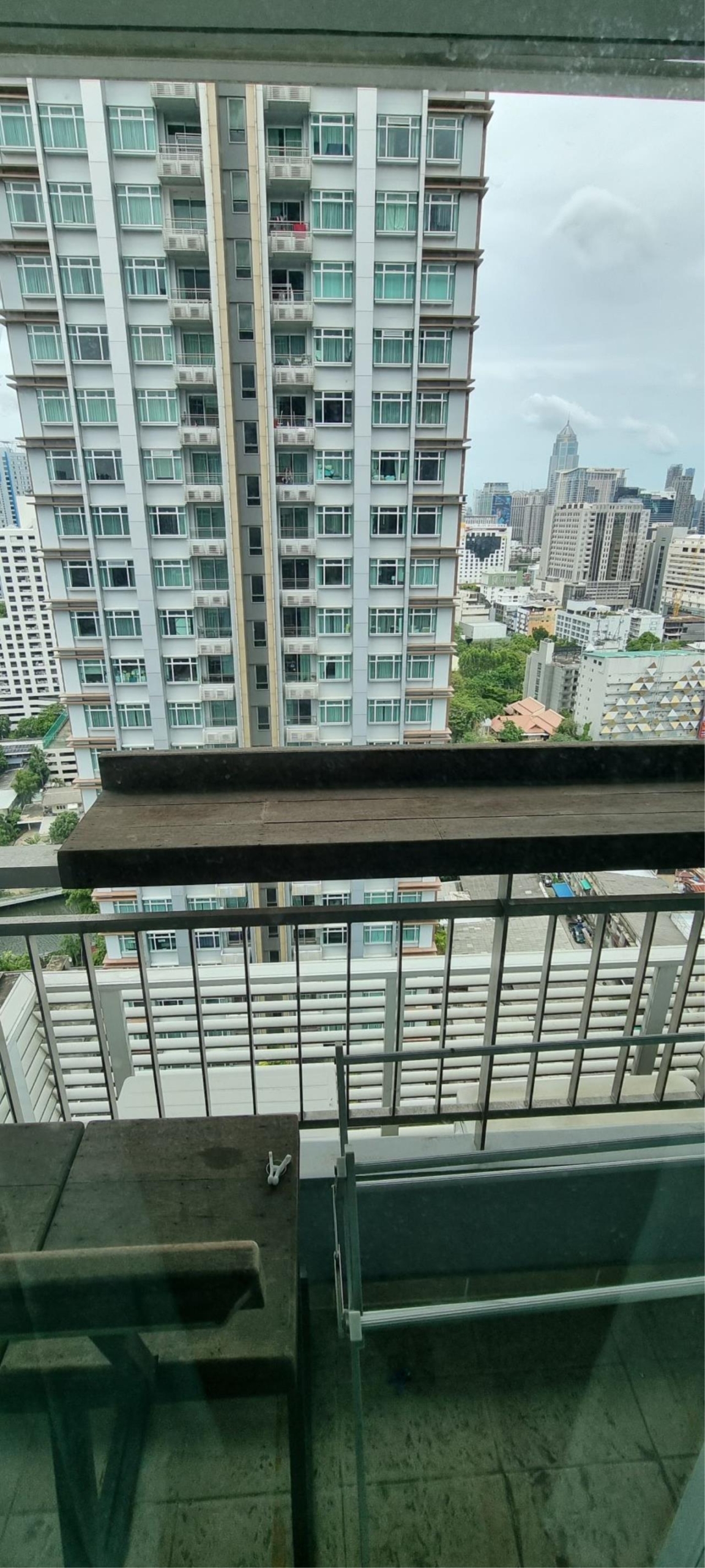 1 bedroom, 1 bathroom Circle Petchaburi 47 sqm size Circle Petchaburi For Rent 20,000THB & For Sale 4.7M