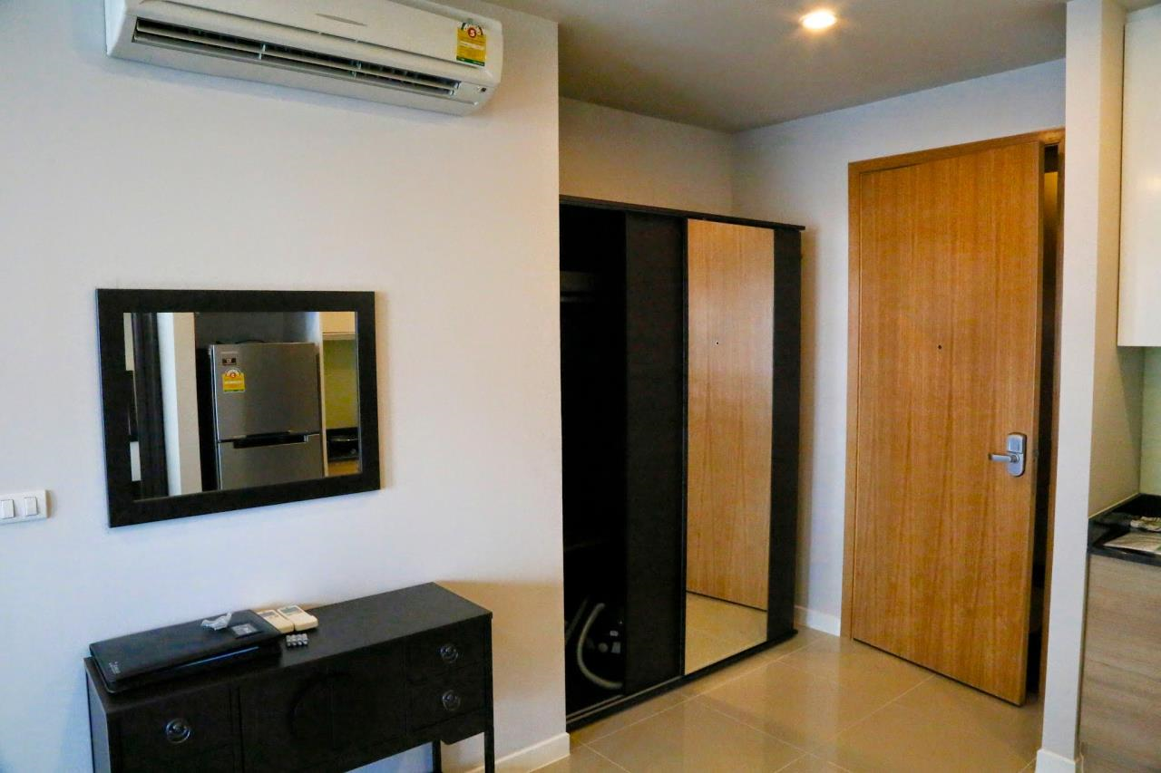 1 bedroom, 1 bathroom Circle Petchaburi 47 sqm size Circle Petchaburi For Rent 20,000THB & For Sale 4.7M