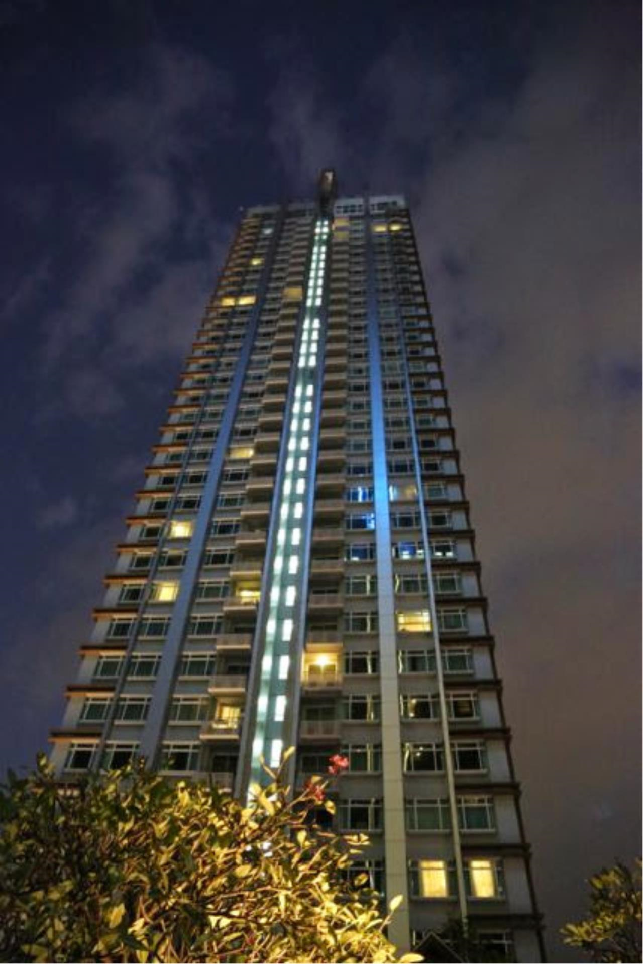 1 bedroom, 1 bathroom Circle Petchaburi 47 sqm size Circle Petchaburi For Rent 20,000THB & For Sale 4.7M