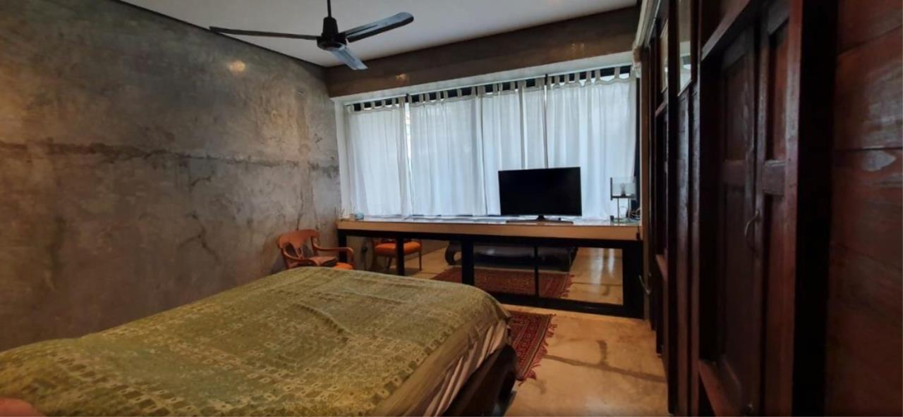 4Bedrooms, 3 Bathrooms 390 sqm size The House Sathorn For Sale 35M Land & House