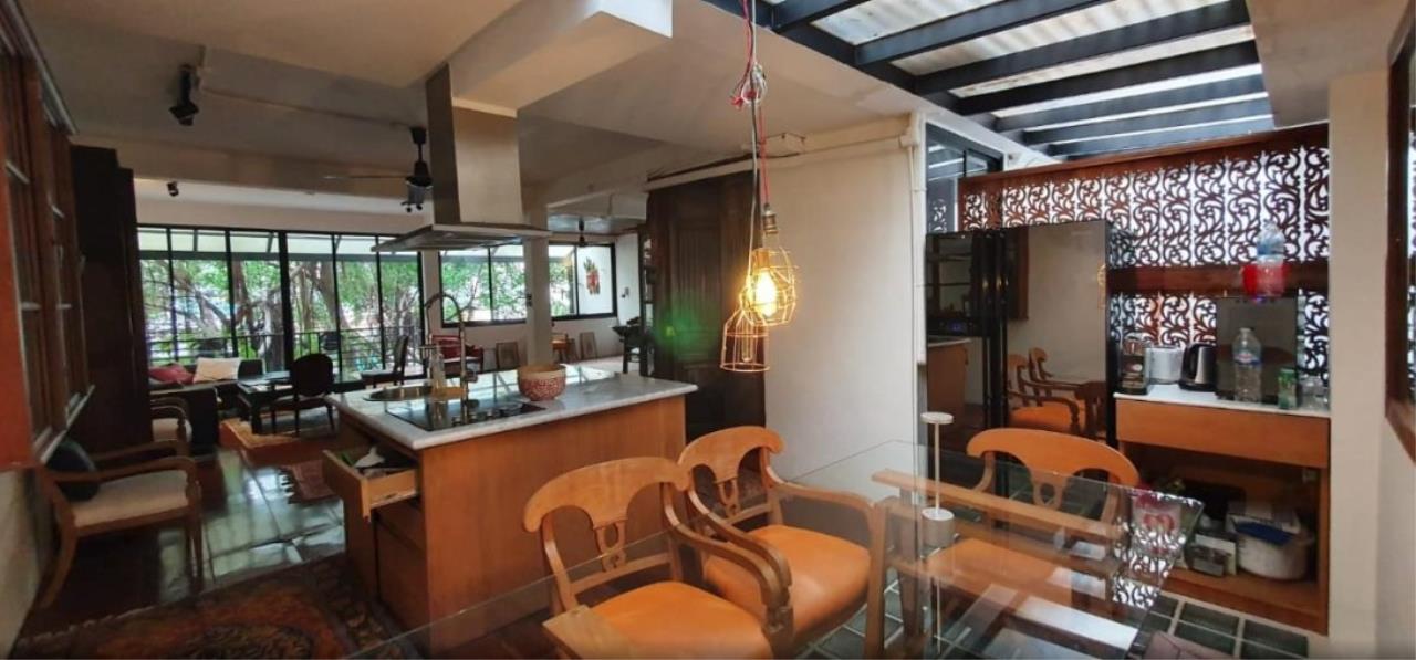 4Bedrooms, 3 Bathrooms 390 sqm size The House Sathorn For Sale 35M Land & House
