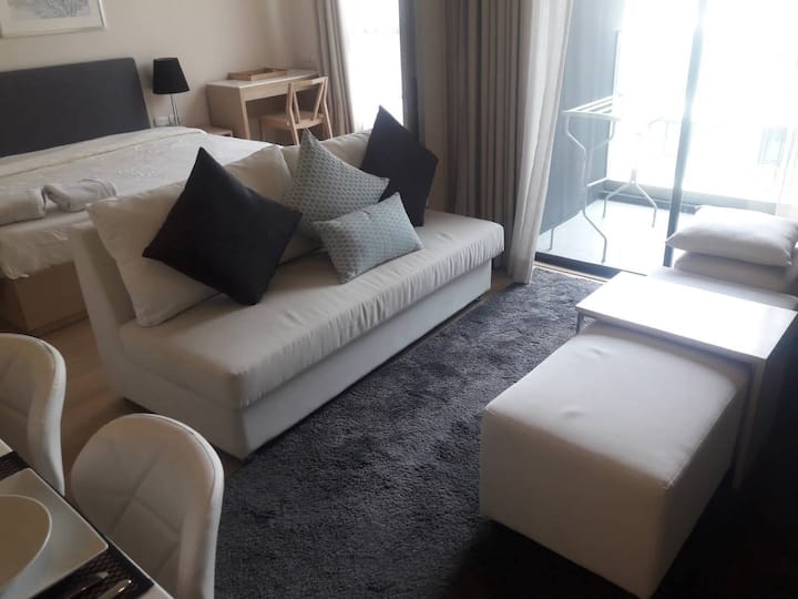 1 Bedroom, 1 Bathroom 38 sqm Liv at 49 For Rent 25,000THB