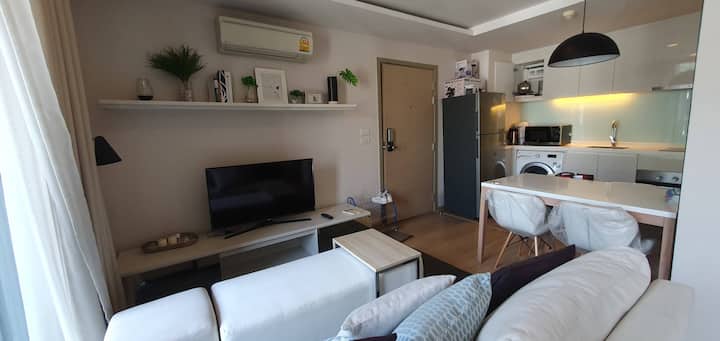 1 Bedroom, 1 Bathroom 38 sqm Liv at 49 For Rent 25,000THB