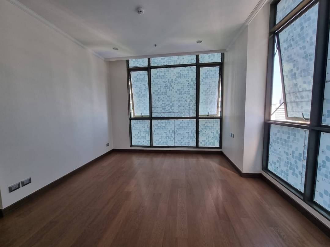 Unfurnished 2 Bedrooms, 2 Bathrooms 85 sqm size at Supalai Oriental Sukhumvit 39 For Rent 36,000THB
