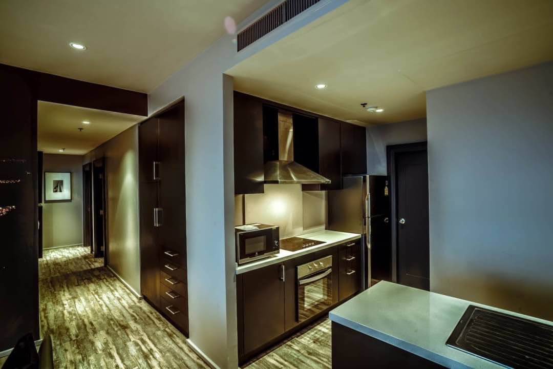2+1 Bedrooms, 3 Bathrooms 136 sqm size at The Emporio Place - Sukhumvit 24 For Rent 120K THB
