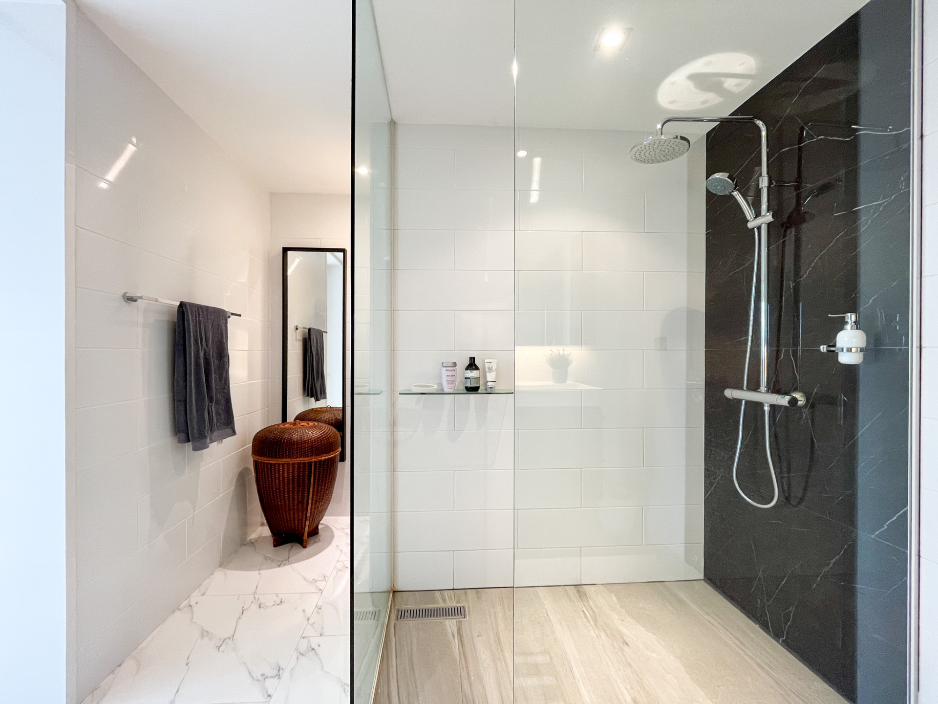 2 Bedrooms, 2 Bathrooms at D.S. Tower 2 Sukhumvit 39 For Rent