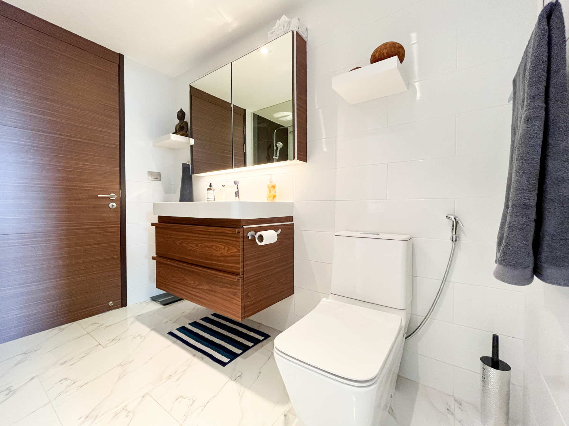 2 Bedrooms, 2 Bathrooms at D.S. Tower 2 Sukhumvit 39 For Rent